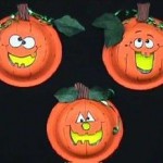 Click to view this pumpkin craft on the Kansas City Public Library website.
